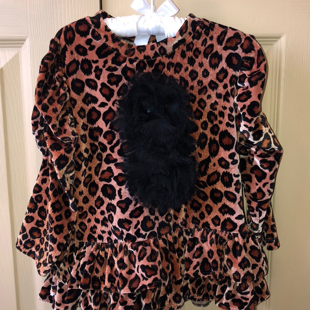 Haute Baby leopard top and skirt set.